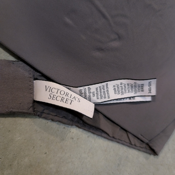 Victoria's Secret Bra 34D/D75 Gray Clasp - Picture 3 of 5